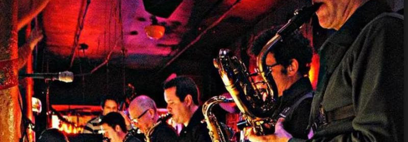 Chicago Jazz Orchestra's "Mondays at the Mill" summer cocktail hour series, every Monday in June & July, launches Mon 6/4 w/Dee Alexander @ the Green Mill 1 Join the Chicago Jazz Orchestra every Monday in June and July at the Green Mill, Chicago’s most iconic jazz club, for an unforgettable summer of live jazz featuring Chicago’s hottest vocalists.